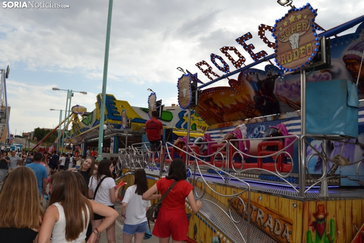 Fotos: Los ni&ntilde;os mantienen el esp&iacute;ritu sanjuanero en las ferias durante su D&iacute;a