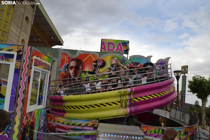 Fotos: Los ni&ntilde;os mantienen el esp&iacute;ritu sanjuanero en las ferias durante su D&iacute;a