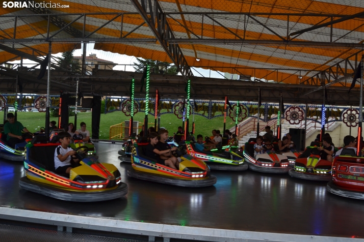 Fotos: Los ni&ntilde;os mantienen el esp&iacute;ritu sanjuanero en las ferias durante su D&iacute;a