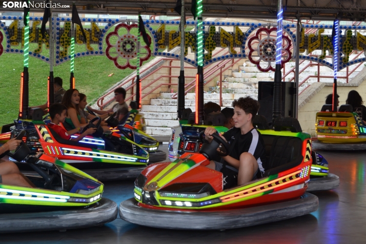 Fotos: Los ni&ntilde;os mantienen el esp&iacute;ritu sanjuanero en las ferias durante su D&iacute;a