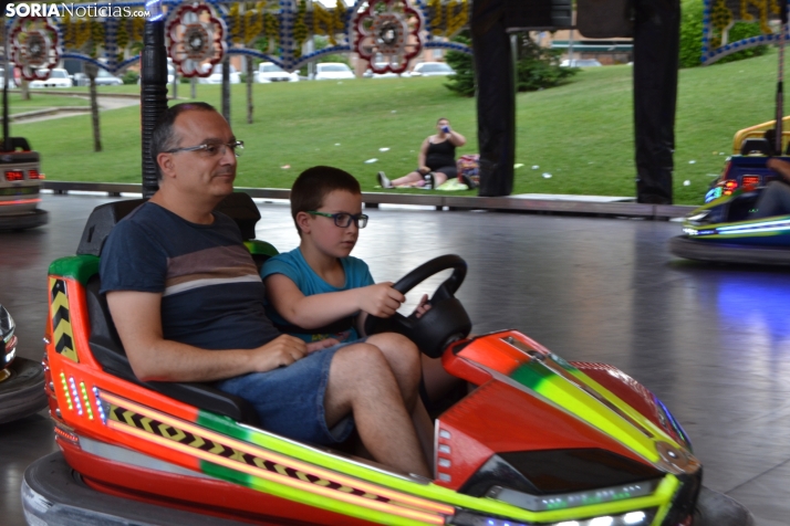 Fotos: Los ni&ntilde;os mantienen el esp&iacute;ritu sanjuanero en las ferias durante su D&iacute;a
