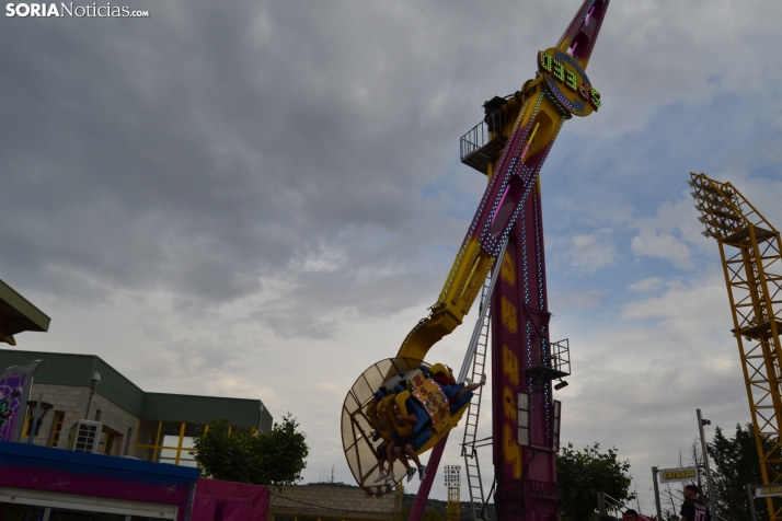 Fotos: Los ni&ntilde;os mantienen el esp&iacute;ritu sanjuanero en las ferias durante su D&iacute;a