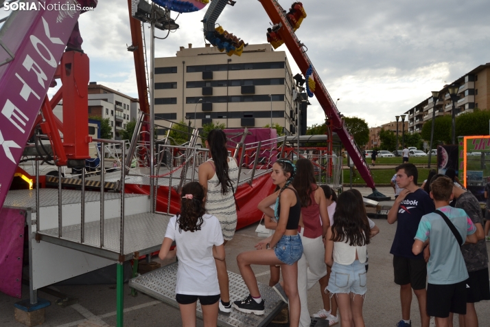 Fotos: Los ni&ntilde;os mantienen el esp&iacute;ritu sanjuanero en las ferias durante su D&iacute;a