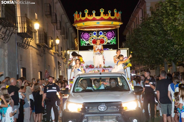 Desfile de las peñas en El Burgo 2025 
