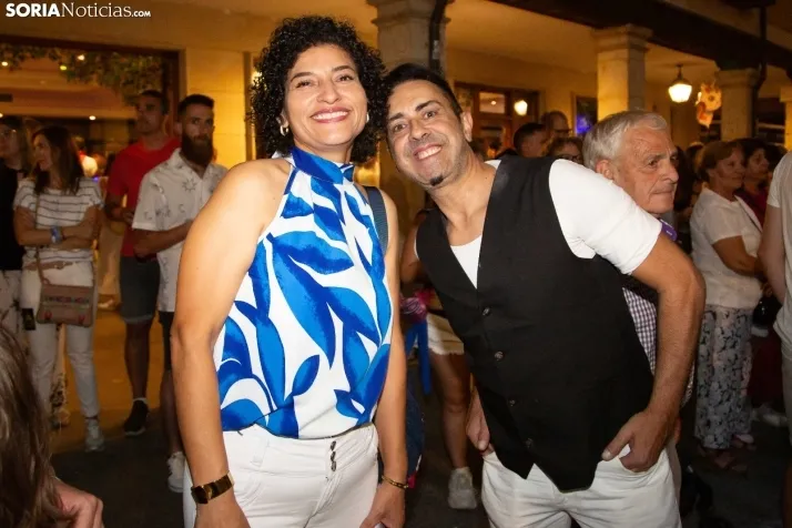 Desfile de las peñas en El Burgo 2025 