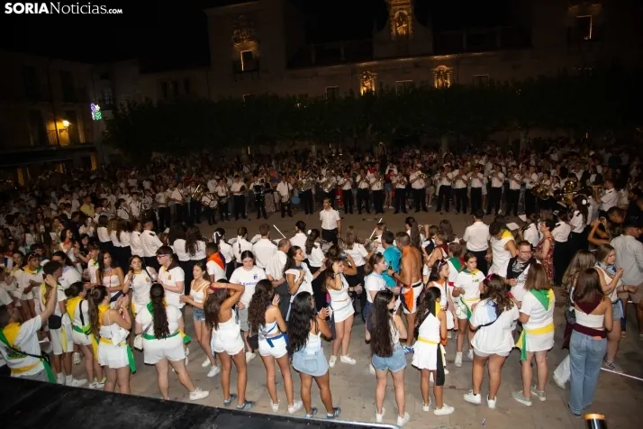 El Burgo baila la Rueda