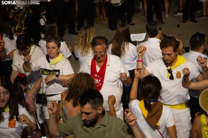 El Burgo baila la Rueda