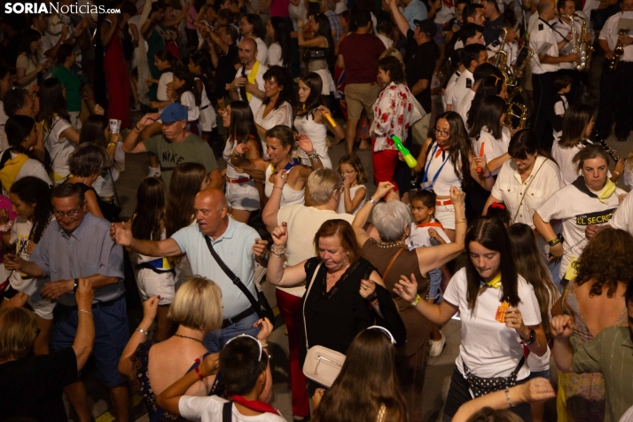 El Burgo baila la Rueda