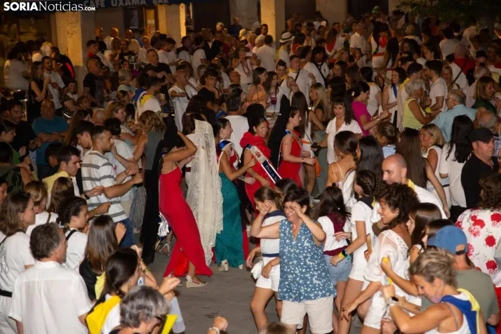 El Burgo baila la Rueda