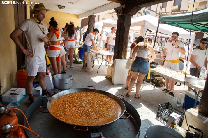 El Burgo se refresca con sus cucañas