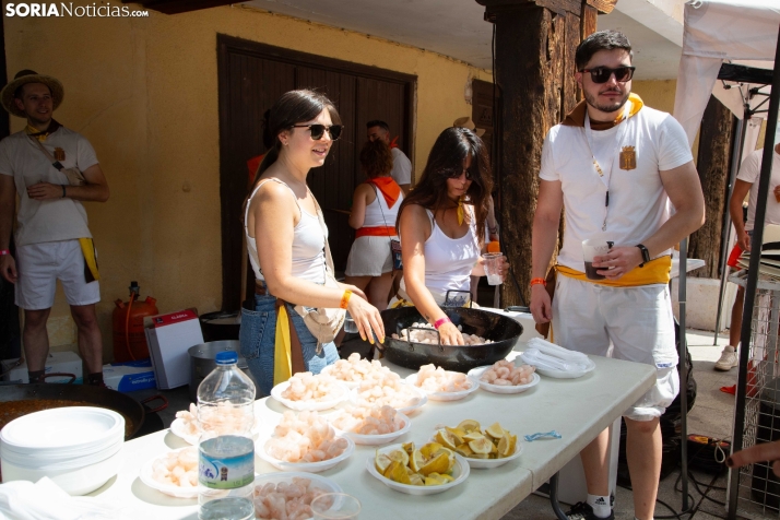 El Burgo se refresca con sus cucañas