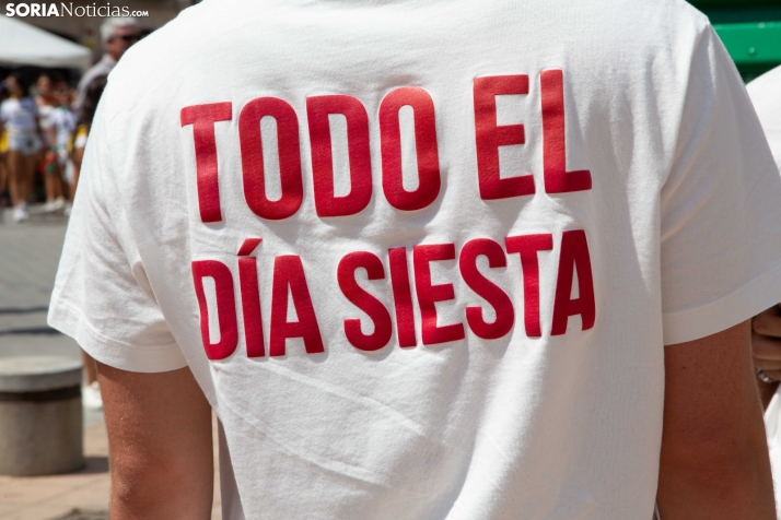 El Burgo se refresca con sus cucañas