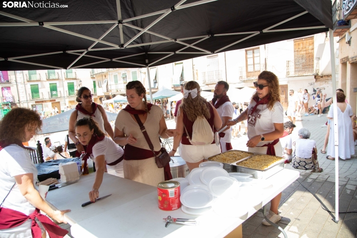 El Burgo se refresca con sus cucañas