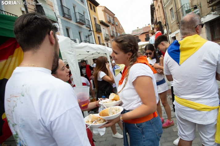 El Burgo se refresca con sus cucañas