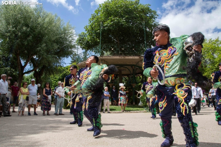 El ritmo y el color de Santiago de Bombori