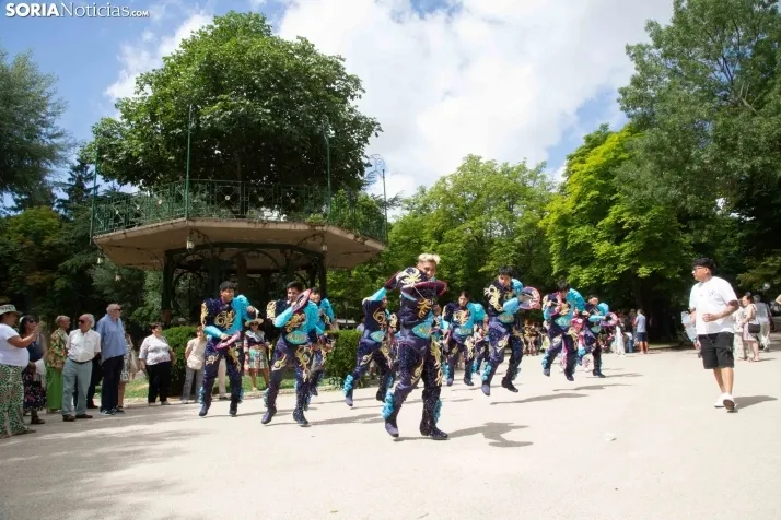 El ritmo y el color de Santiago de Bombori
