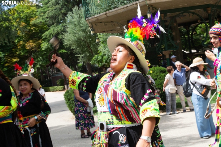 El ritmo y el color de Santiago de Bombori
