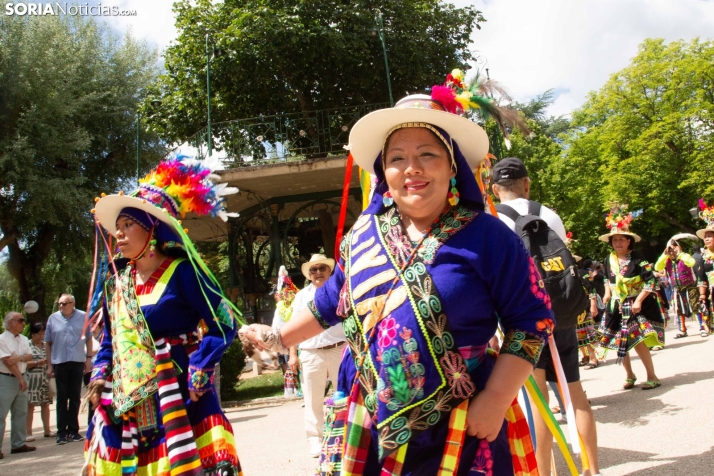 El ritmo y el color de Santiago de Bombori