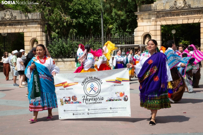 El ritmo y el color de Santiago de Bombori