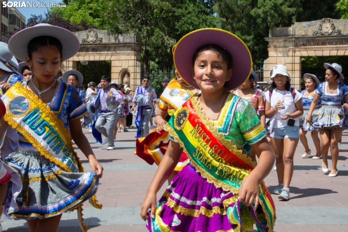 El ritmo y el color de Santiago de Bombori