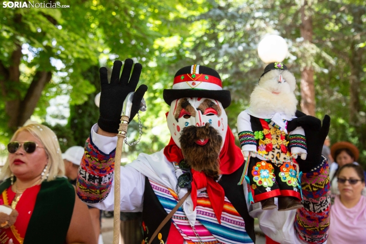 El ritmo y el color de Santiago de Bombori