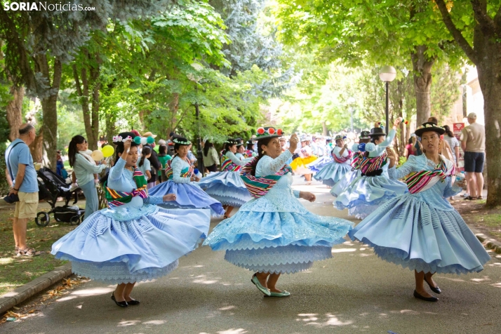 El ritmo y el color de Santiago de Bombori