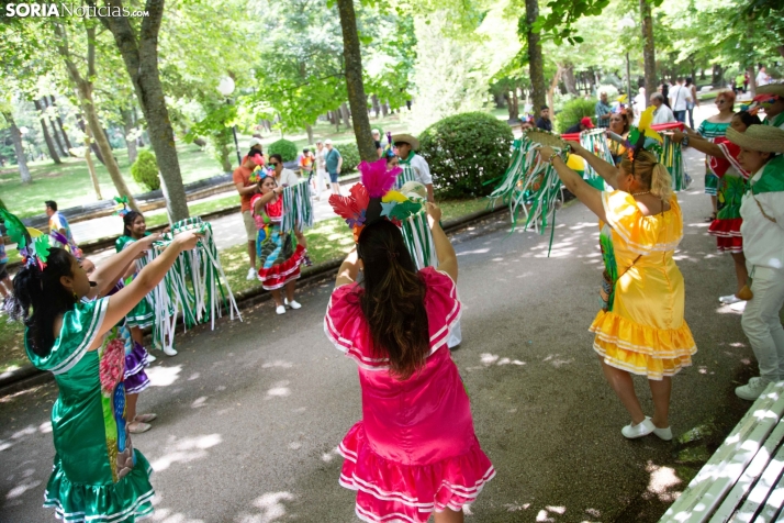 El ritmo y el color de Santiago de Bombori
