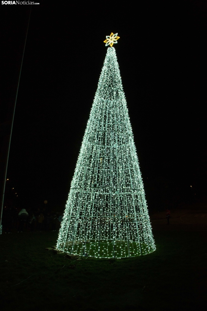 Encendido del árbol en Golmayo