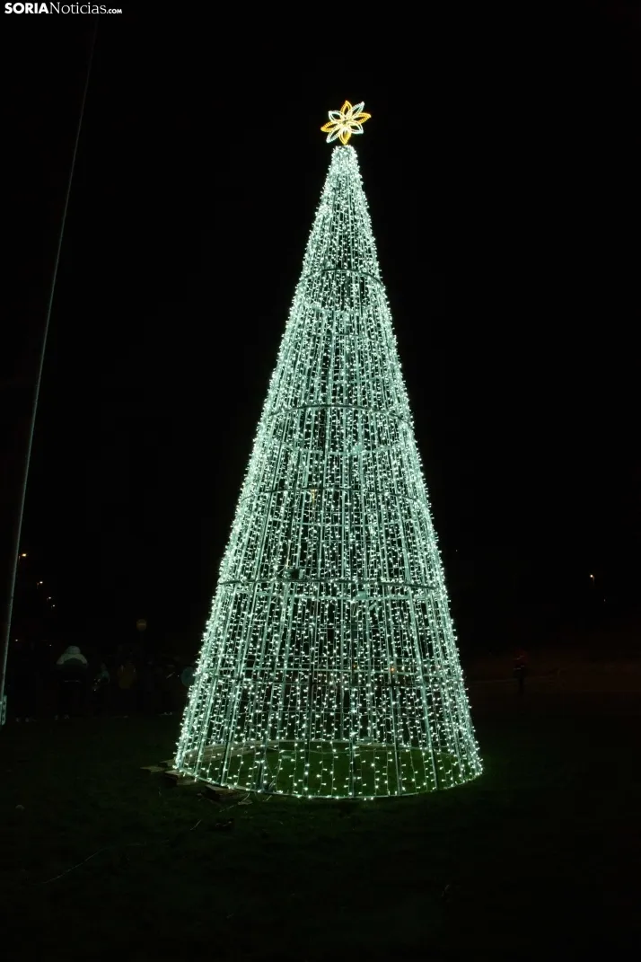 Encendido del árbol en Golmayo