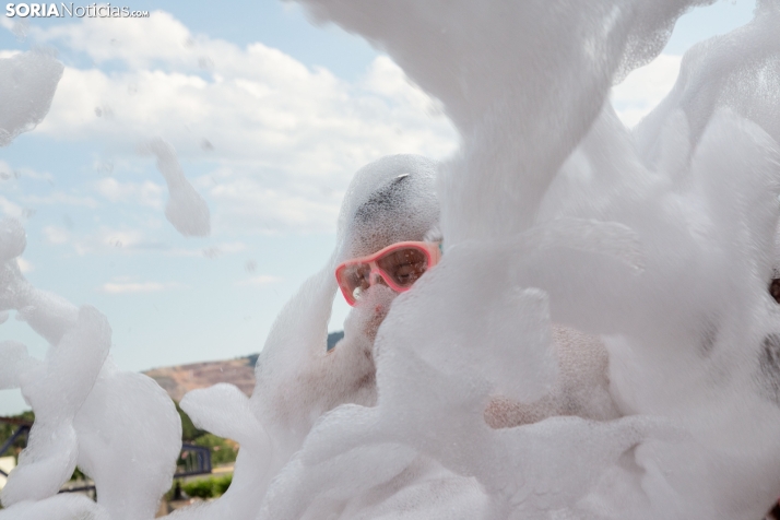 Fiesta de la espuma en Camaretas