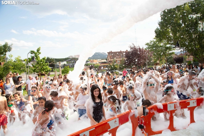 Fiesta de la espuma en Camaretas