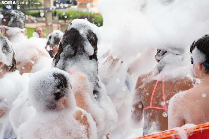 Fiesta de la espuma en Camaretas