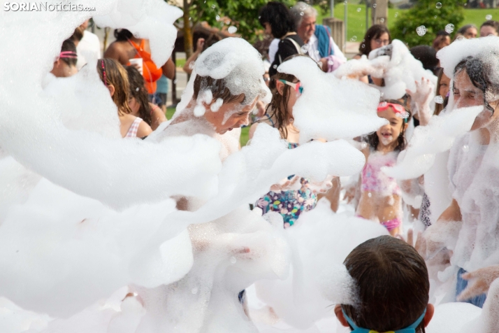Fiesta de la espuma en Camaretas