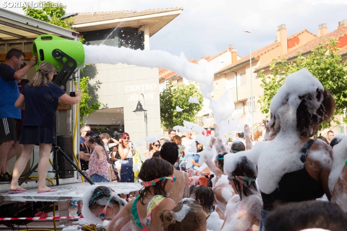Fiesta de la espuma en Camaretas