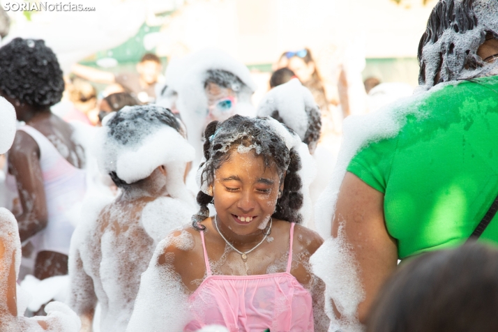 Fiesta de la espuma en Camaretas