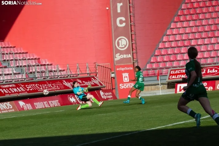 Fiesta del fútbol, con acento femenino, en Soria
