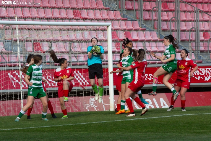 Fiesta del fútbol, con acento femenino, en Soria