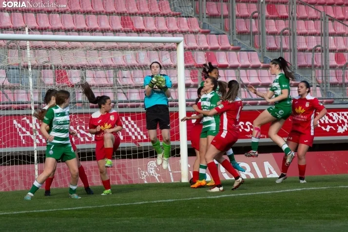 Fiesta del fútbol, con acento femenino, en Soria