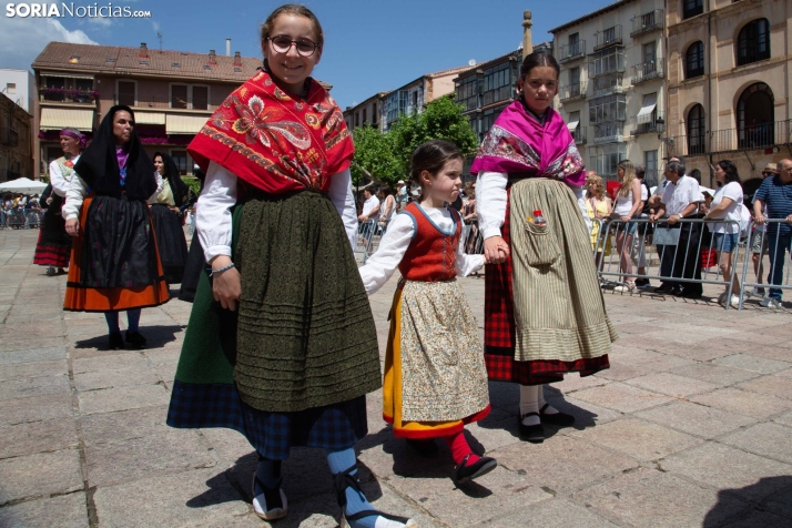 Lunes de Bailas 2025