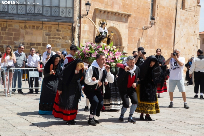 Lunes de Bailas 2025