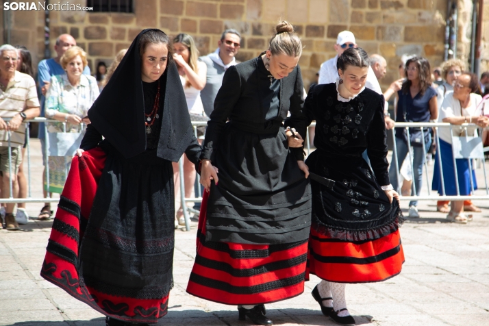 Lunes de Bailas 2025