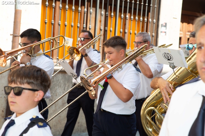 Ofrenda floral a la Virgen del Espino