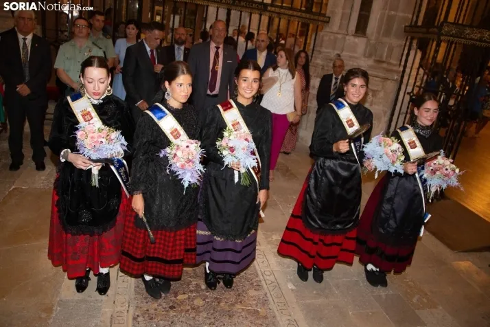 Ofrenda floral a la Virgen del Espino