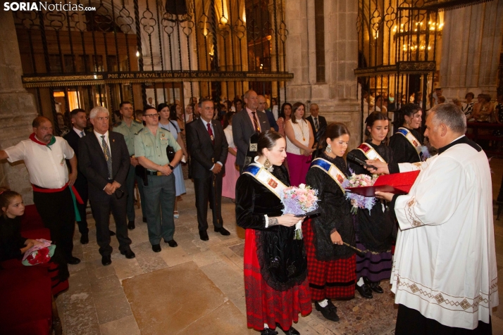 Ofrenda floral a la Virgen del Espino