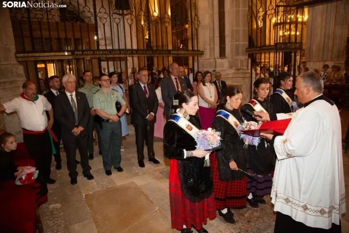 Ofrenda floral a la Virgen del Espino