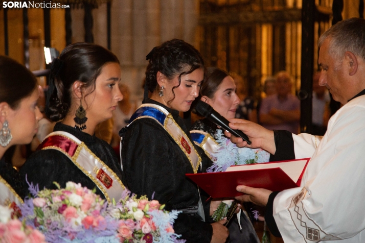 Ofrenda floral a la Virgen del Espino