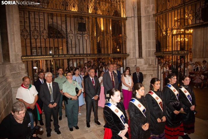 Ofrenda floral a la Virgen del Espino