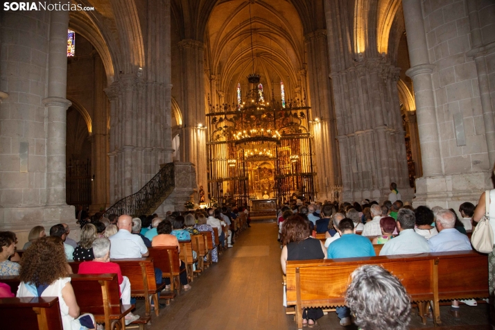 Ofrenda floral a la Virgen del Espino