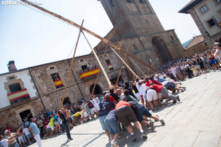 Pingada del mayo en Vinuesa