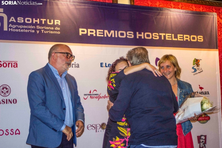 GALER&Iacute;A | Emoci&oacute;n, reconocimiento y homenajes en los premios de la Hosteler&iacute;a
